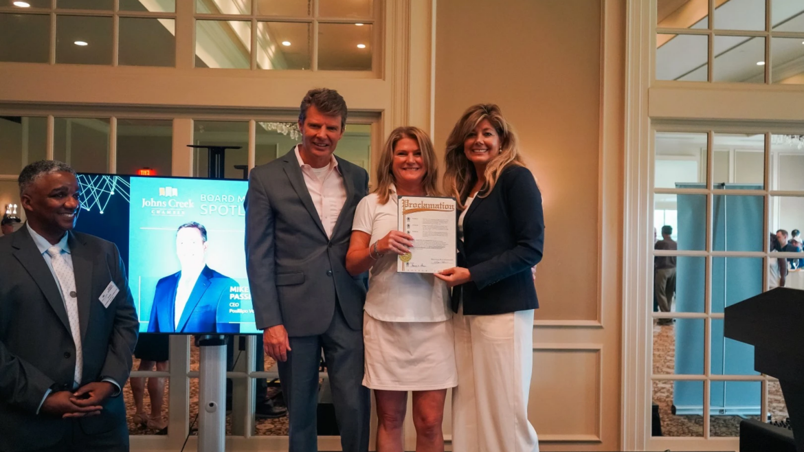 The Happy Dog Hotel’s Stacy Fotos Receives Empowering Women in Leadership Award